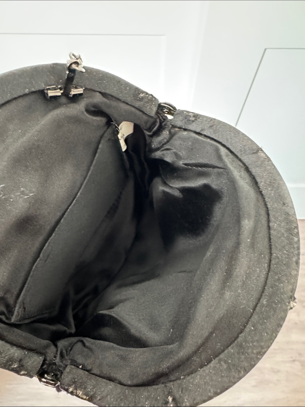 Black Beaded Velvet Evening Kiss Lock Bag - Picture 6 of 9